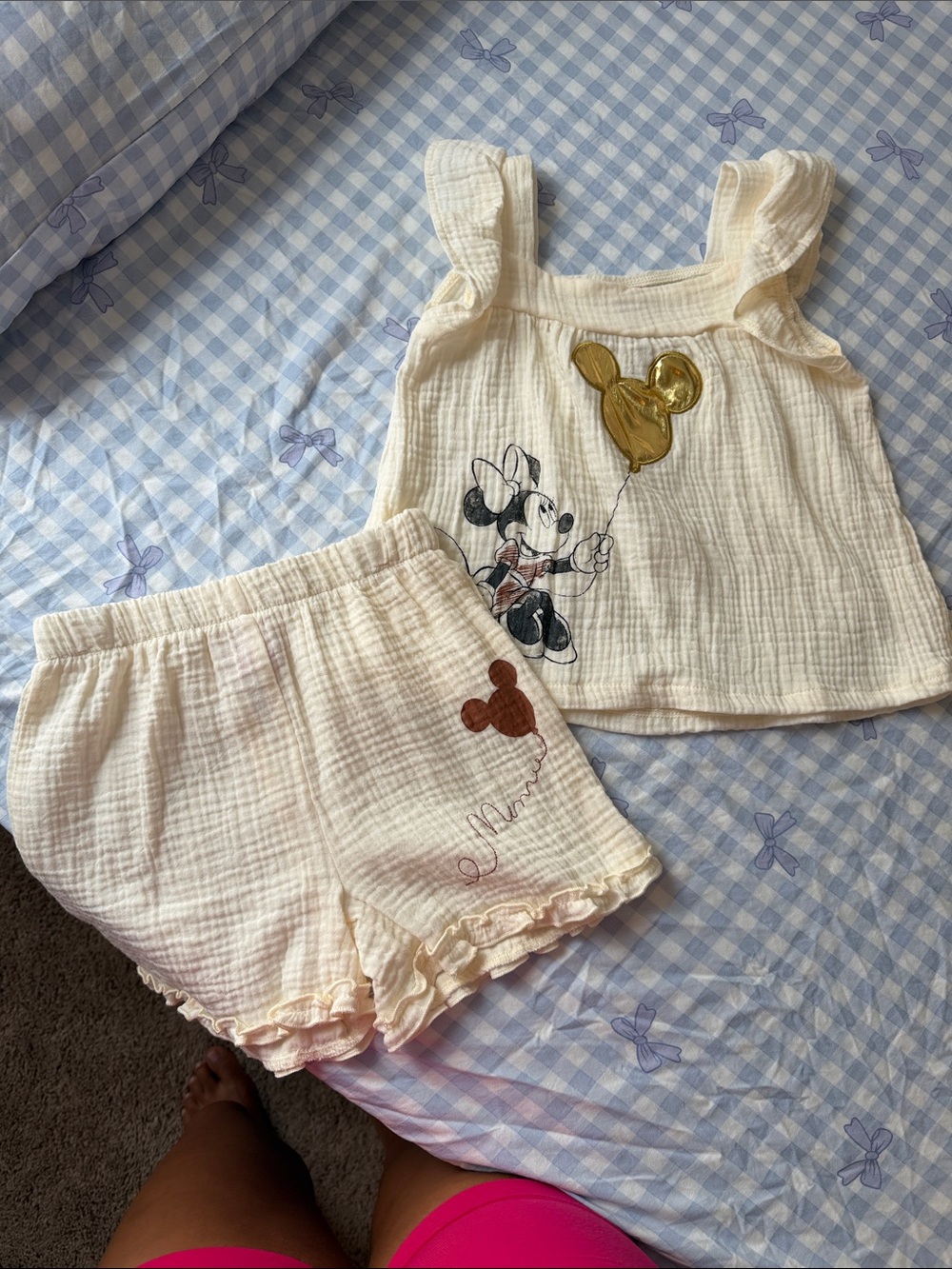 Disney Cream Girls 2-Piece Minnie Mouse Matching Set with Gold Accent
